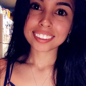 Meet your Posher, Valeria